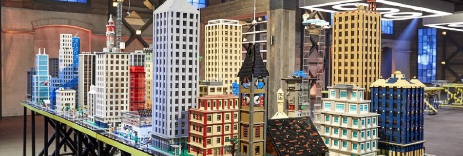 Città costruita con mattoncini di lego